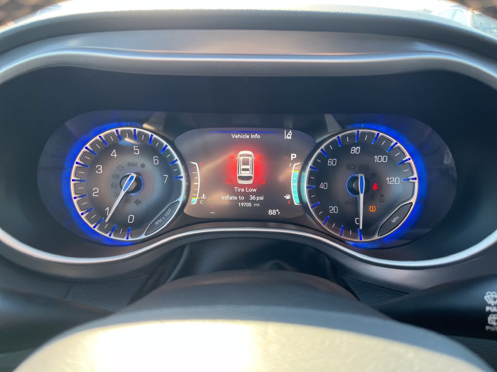 Used 2026 Chrysler Pacifica Select FWD image 15