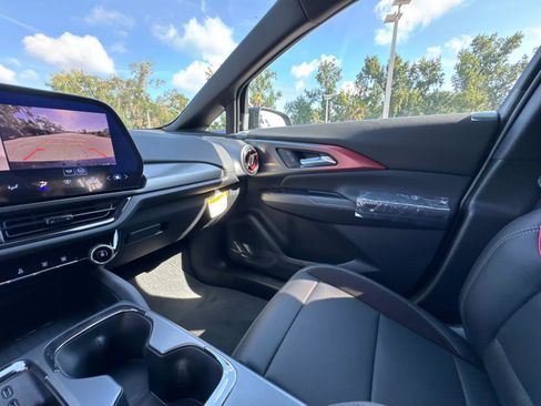 New 2025 Chevrolet Equinox EV RS image 29