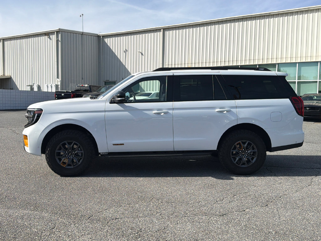 Used 2025 Ford Expedition Tremor AWD/4WD image 4