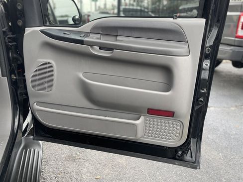 Used 2001 Ford F250 XLT image 32