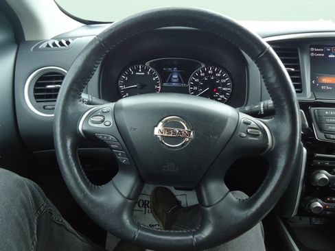 Used 2018 Nissan Pathfinder SV w/ SV All Weather Package AWD/4WD image 12