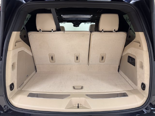 Used 2023 Cadillac Escalade Premium Luxury AWD/4WD image 27