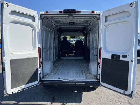 Used 2025 RAM ProMaster 2500 w/ Convenience Group FWD image 22