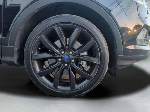 Used 2017 Ford Escape Titanium image 38