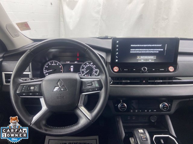Used 2025 Mitsubishi Outlander SE FWD image 13