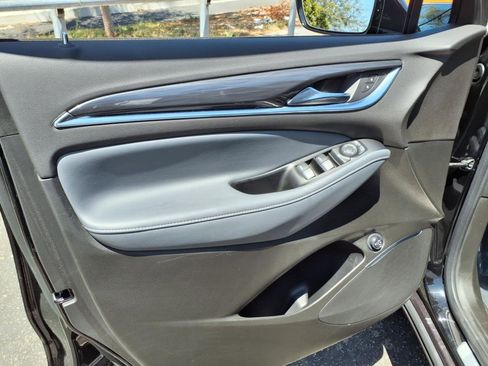 Used 2024 Buick Enclave Essence image 12
