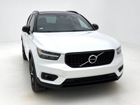 Used 2021 Volvo XC40 T5 R-Design image 7