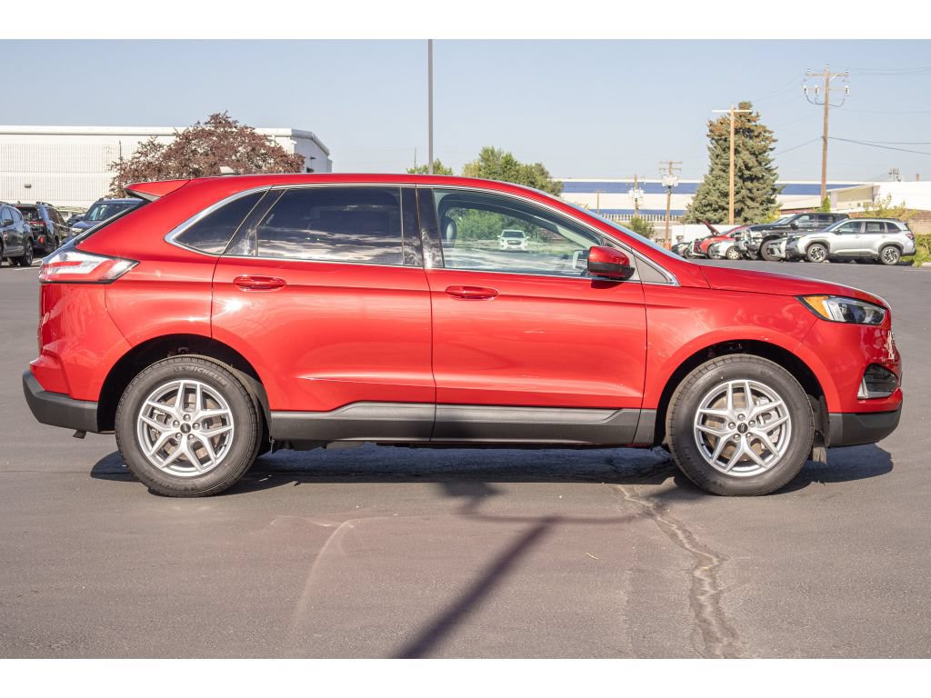 Used 2024 Ford Edge SEL w/ Convenience Package AWD/4WD image 2