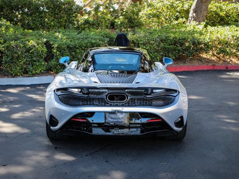 Used 2024 McLaren 750S Spider RWD image 5
