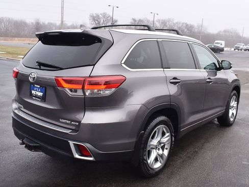 Used 2019 Toyota Highlander Limited image 15