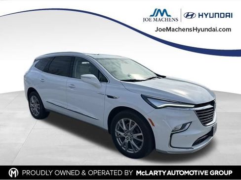 Used 2023 Buick Enclave Essence w/ Experience Buick Package AWD/4WD image 4