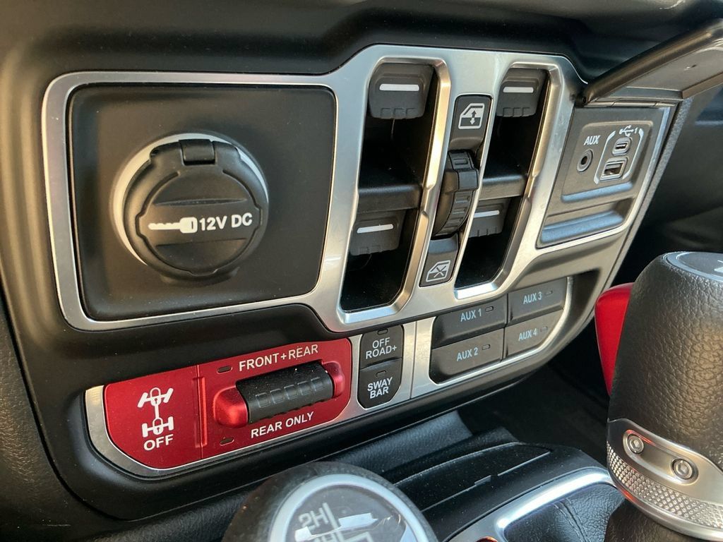Used 2026 Jeep Wrangler Unlimited Rubicon AWD/4WD image 27
