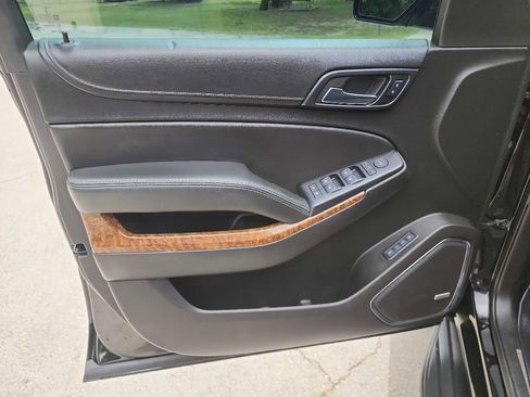Used 2018 Chevrolet Tahoe Premier RWD image 13