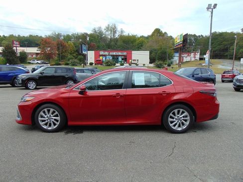 Used 2023 Toyota Camry LE FWD image 8