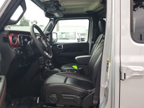 Used 2023 Jeep Gladiator Rubicon w/ Trailer Tow Package image 21