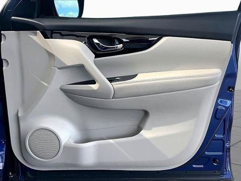 Certified 2020 Nissan Rogue Sport SV FWD image 22
