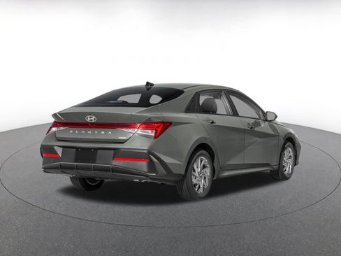 Used 2026 Hyundai Elantra Hybrid FWD image 2