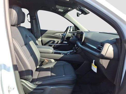 Used 2026 Chevrolet Traverse LT w/ Driver Confidence Package FWD image 10