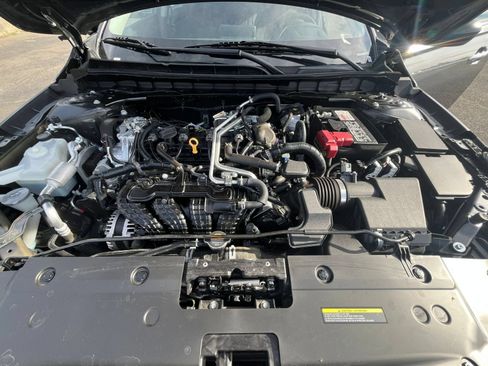 Used 2025 Nissan Altima 2.5 SV FWD image 33