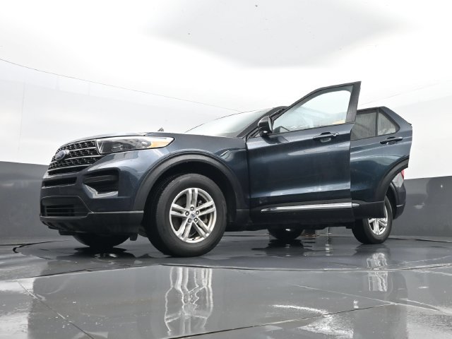 Used 2024 Ford Explorer XLT AWD/4WD image 35