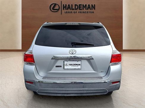 Used 2011 Toyota Highlander 4WD image 5