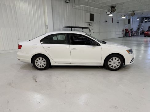 Used 2015 Volkswagen Jetta S image 6