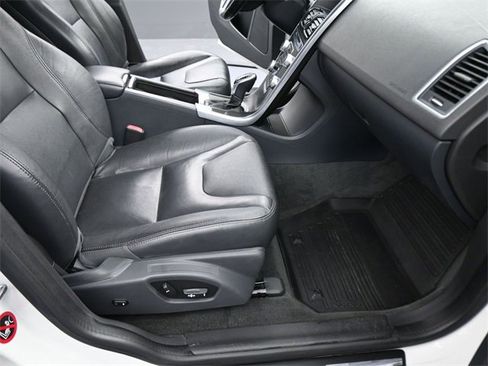 Used 2016 Volvo XC60 T5 Premier image 35