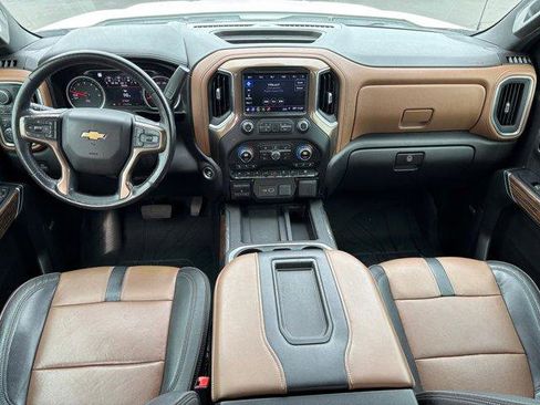 Used 2019 Chevrolet Silverado 1500 High Country w/ Technology Package image 17