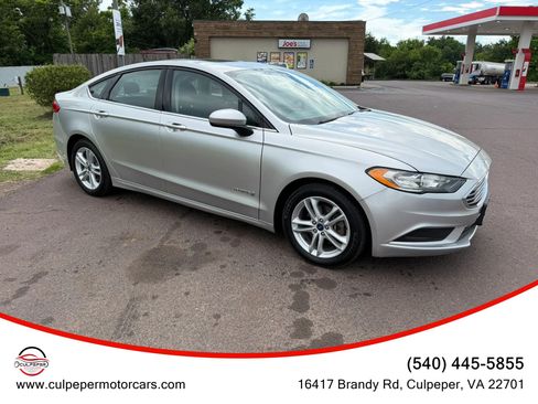 Used 2018 Ford Fusion SE FWD image 6