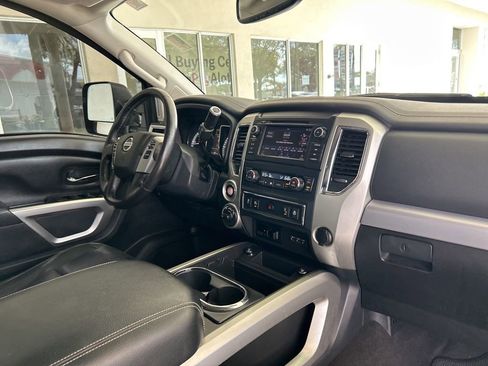 Used 2019 Nissan Titan PRO-4X w/ Pro-4x Convenience Package image 25
