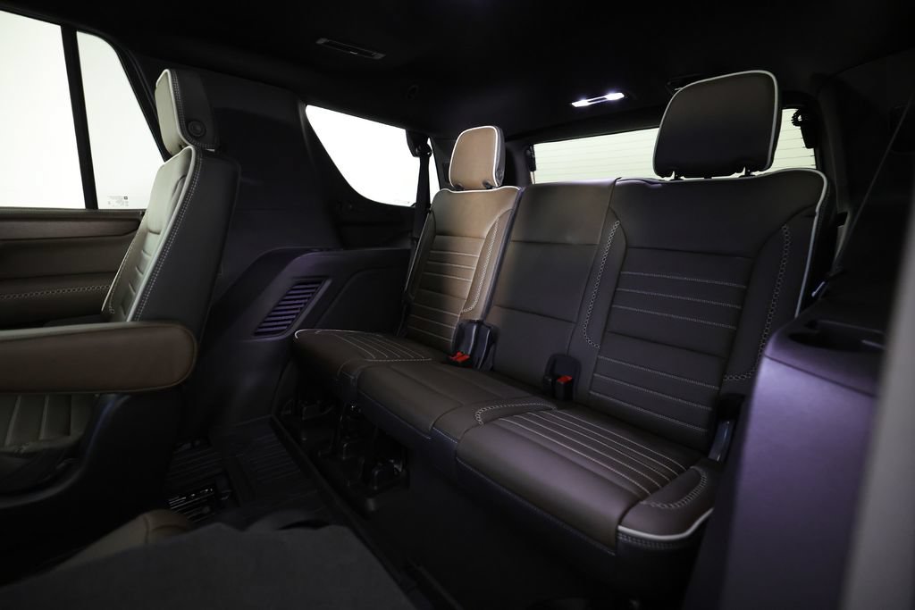 Used 2026 GMC Yukon Denali Ultimate w/ LPO, Floor Liner Package AWD/4WD image 15