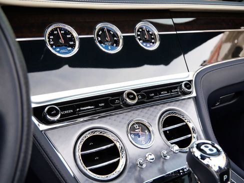 Used 2022 Bentley Continental GT Speed image 13