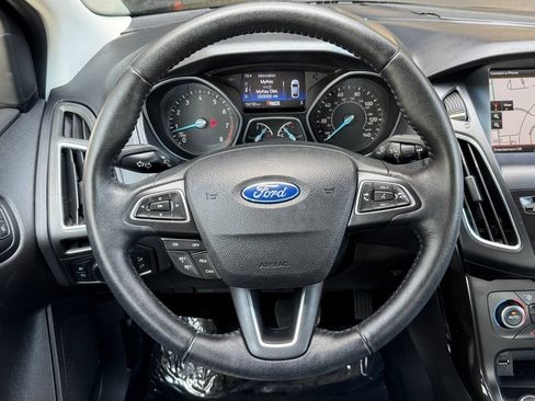 Used 2015 Ford Focus Titanium FWD image 30