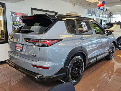 New 2026 Mitsubishi Outlander AWD image 4