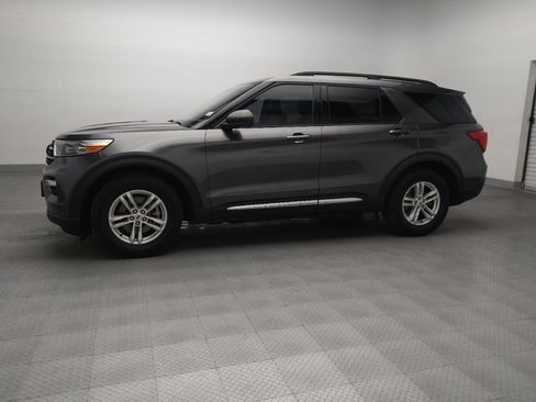 Used 2020 Ford Explorer XLT w/ Equipment Group 202A RWD image 2