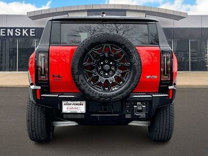 New 2026 GMC Hummer EV SUV w/ LPO, Dark Essentials Package