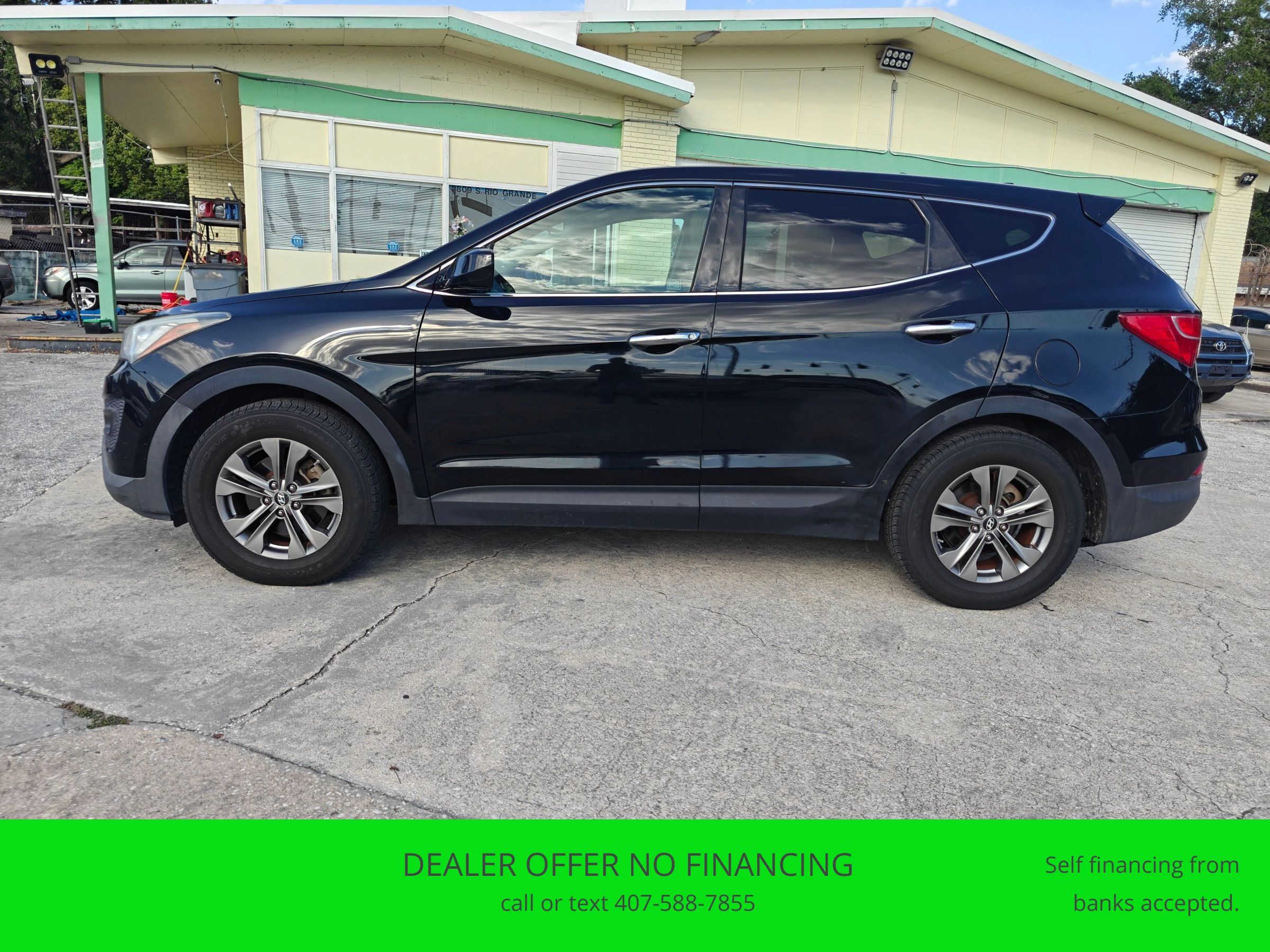 Used 2014 Hyundai Santa Fe Sport FWD image 2
