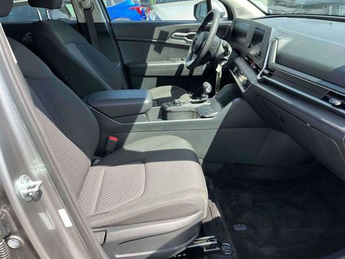 Used 2024 Kia Sportage LX FWD image 12