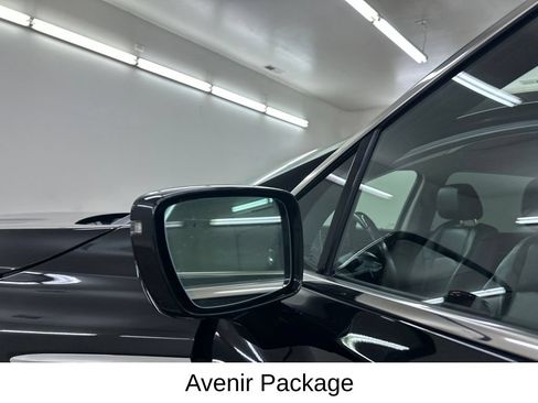 Used 2019 Buick Enclave Avenir w/ Avenir Technology Package AWD/4WD image 19