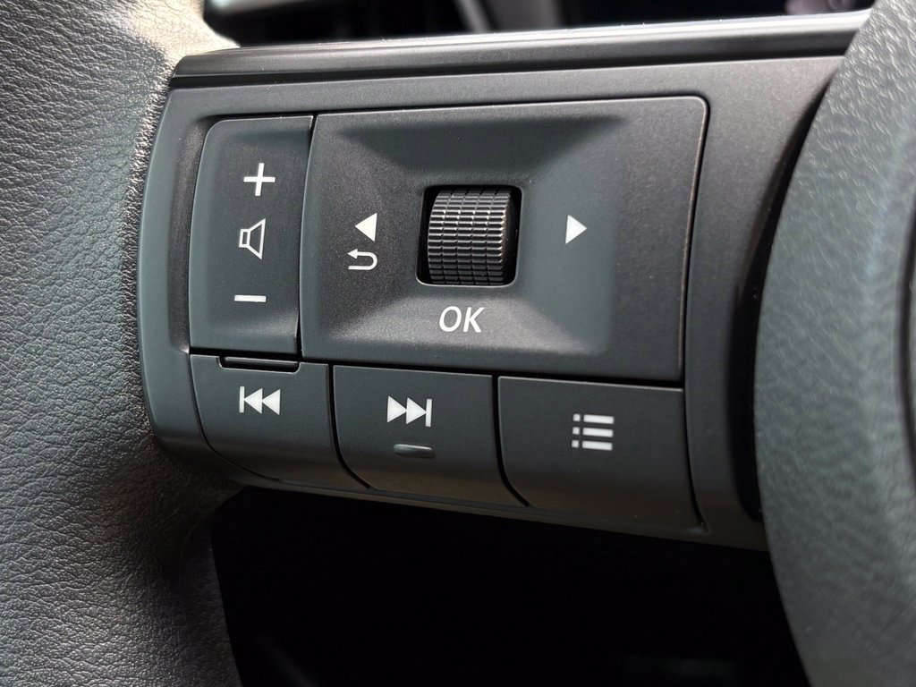 Used 2026 Nissan Kicks SV AWD/4WD image 31