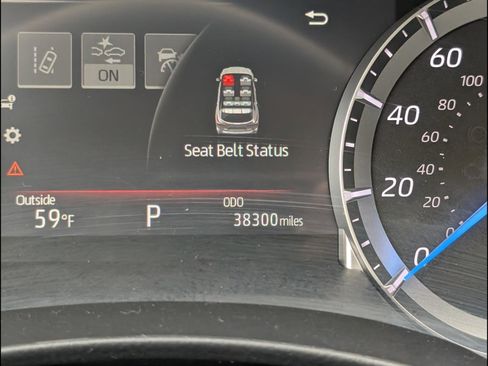 Used 2022 Toyota Highlander Limited image 10