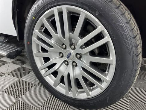 Used 2024 Ford Expedition Limited image 14