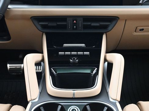 New 2026 Porsche Cayenne E-Hybrid Coupe image 10