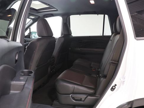 Used 2024 Honda Passport Black Edition image 31