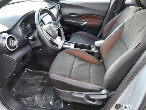Used 2021 Nissan Kicks SR image 20