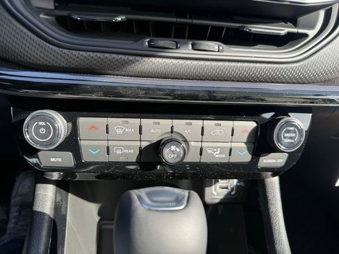 New 2026 Jeep Compass Latitude AWD/4WD image 9