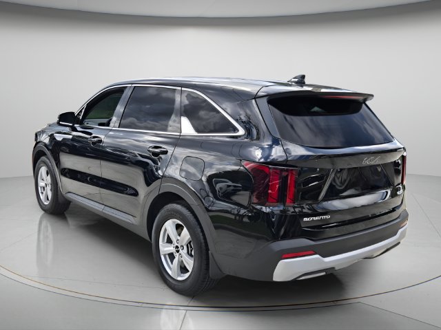 Used 2026 Kia Sorento LX FWD image 7