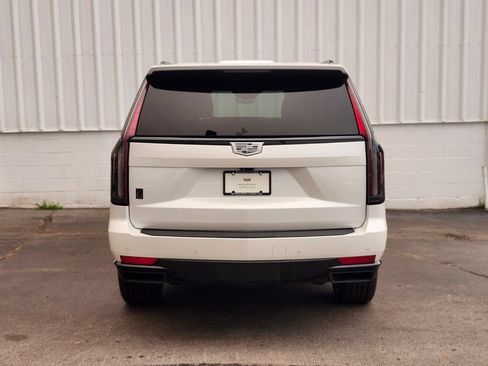 Used 2022 Cadillac Escalade Sport w/ Touring Package AWD/4WD image 4
