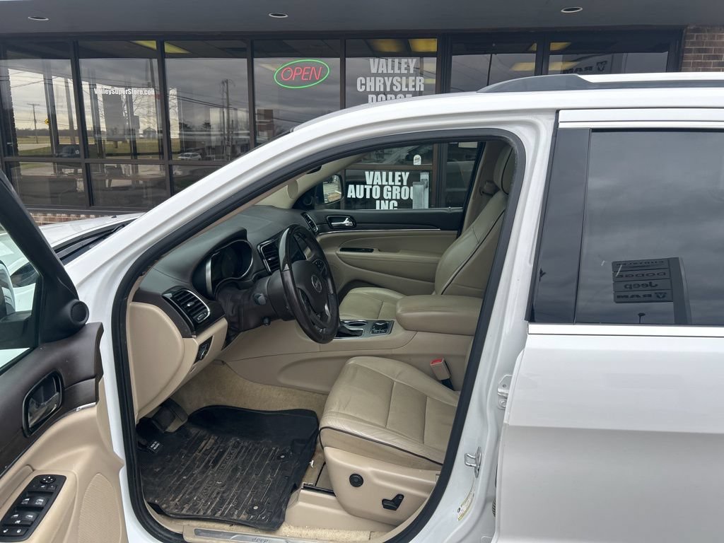 Used 2019 Jeep Grand Cherokee Overland AWD/4WD image 15