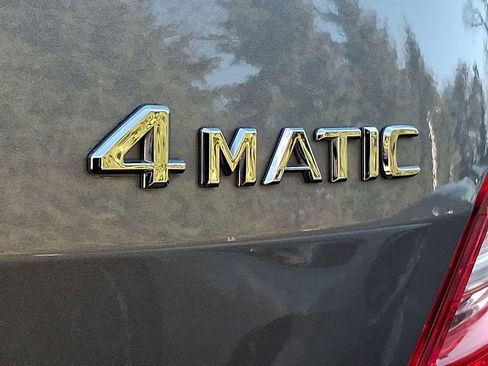Used 2011 Mercedes-Benz GL 550 4MATIC image 30